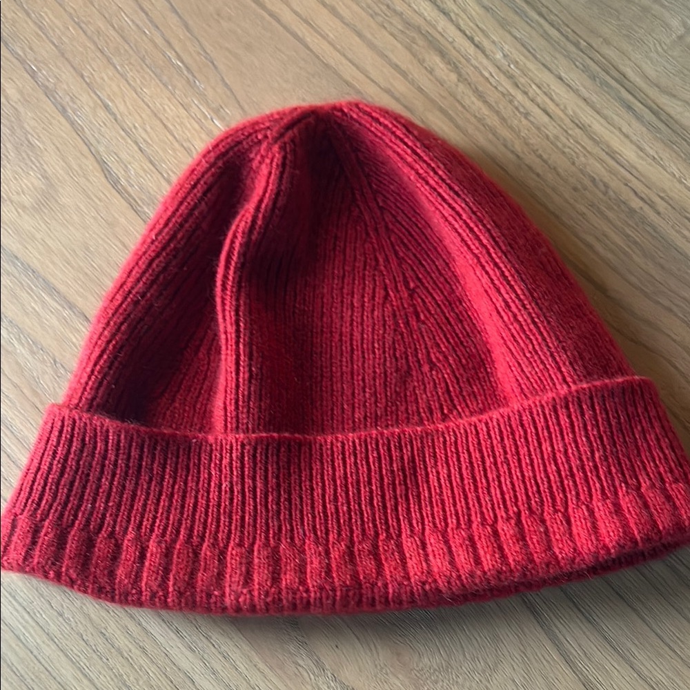 Tricot Red cashmere Knit Beanie